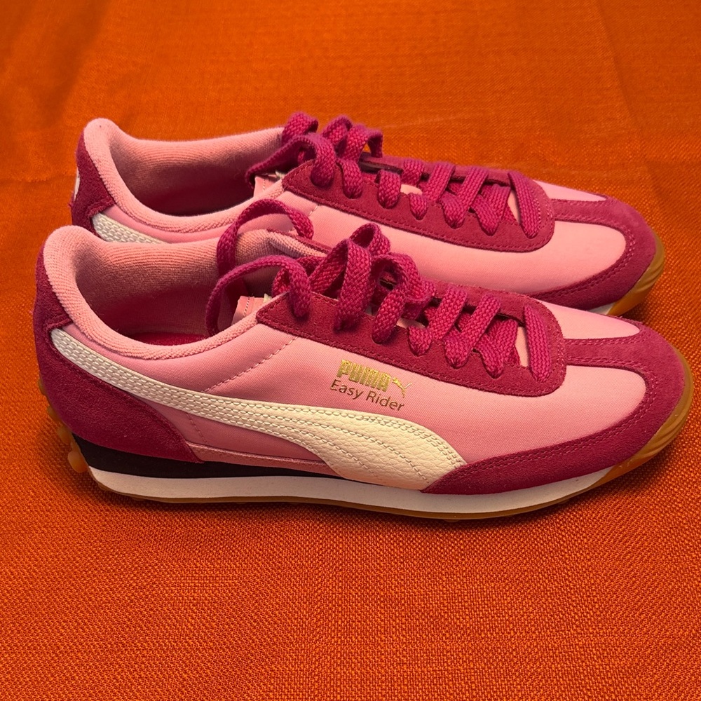 Puma Mauve & white junior size 6.5 - Picture 3 of 6